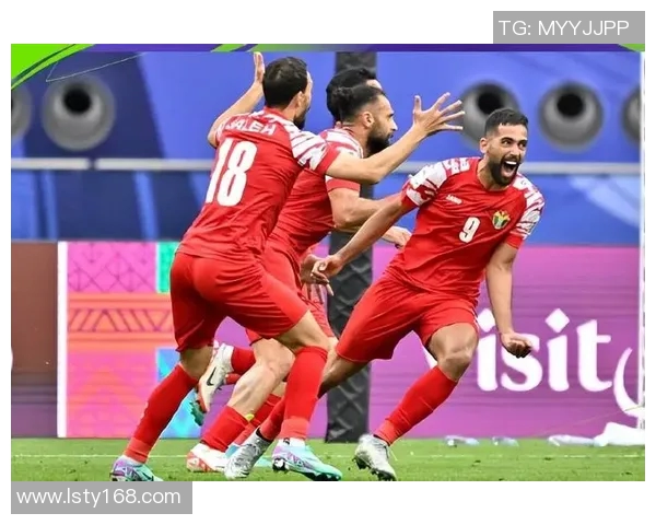 亚洲杯决赛:激烈对决见证亚洲足球新王诞生,历史性时刻尽在眼前