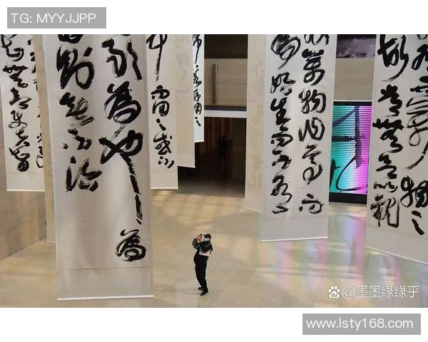 探索当代艺术与传统文化的交融:2025年文化产业发展新趋势