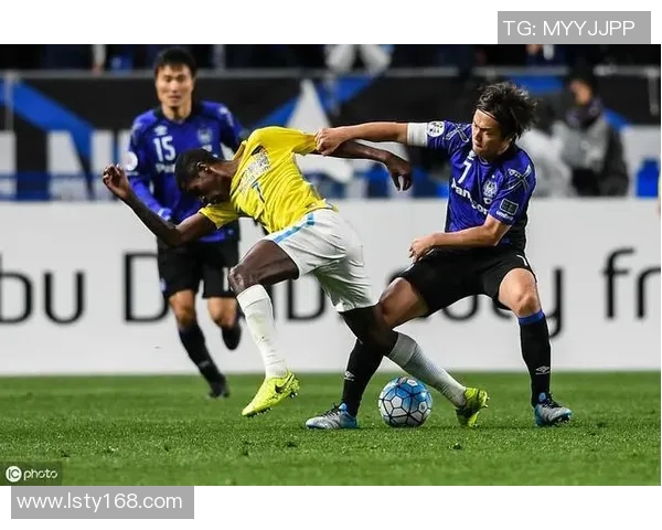 札幌冈萨多主场迎战大阪钢巴争夺联赛关键三分的精彩对决