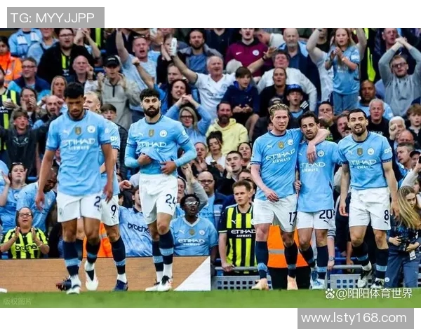 曼联与曼城激战正酣比赛结果揭晓引发球迷热议